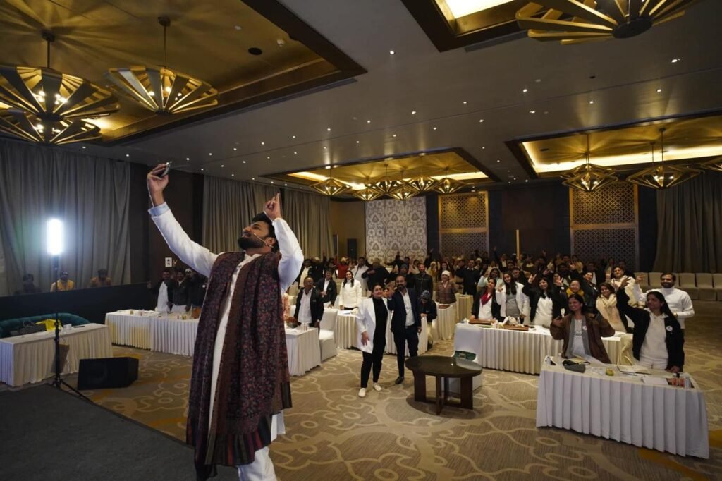 राजस्थान से बॉलीवुड तक का सफर: आचार्य पंकित गोयल बने बॉलीवुड सितारों के वास्तु गुरु! 1 IMG-20250124-WA0045.jpg
